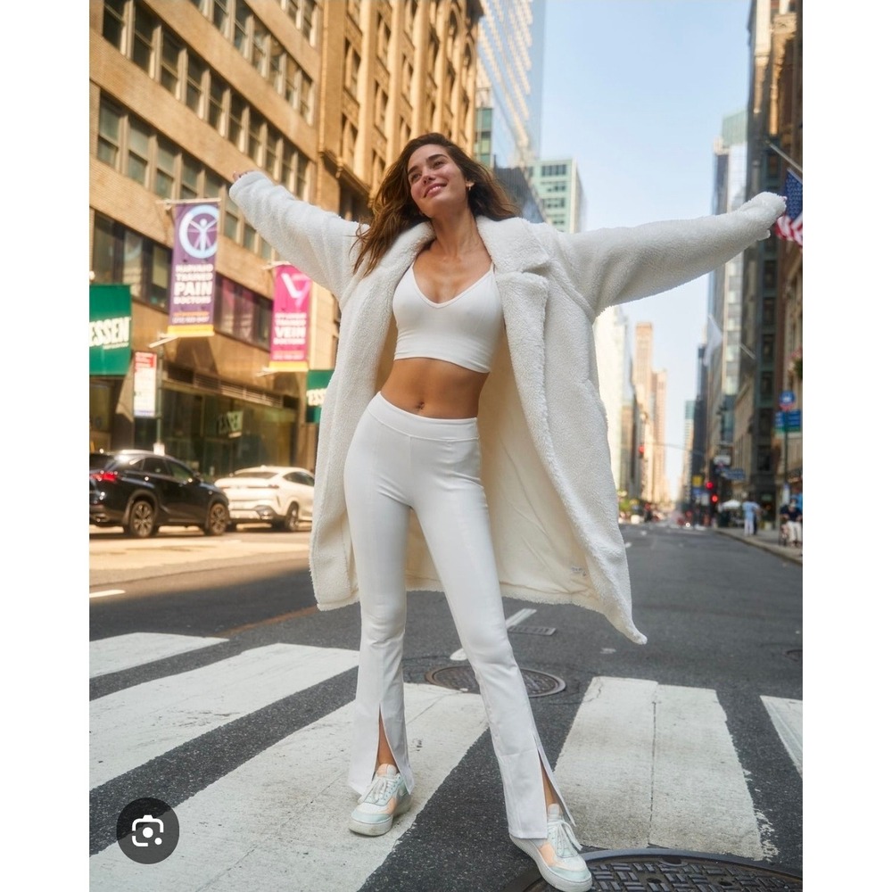 Alo Yoga Airbrush High-Waist Flutter Split Flare Streetwear Y2K Atheleisure